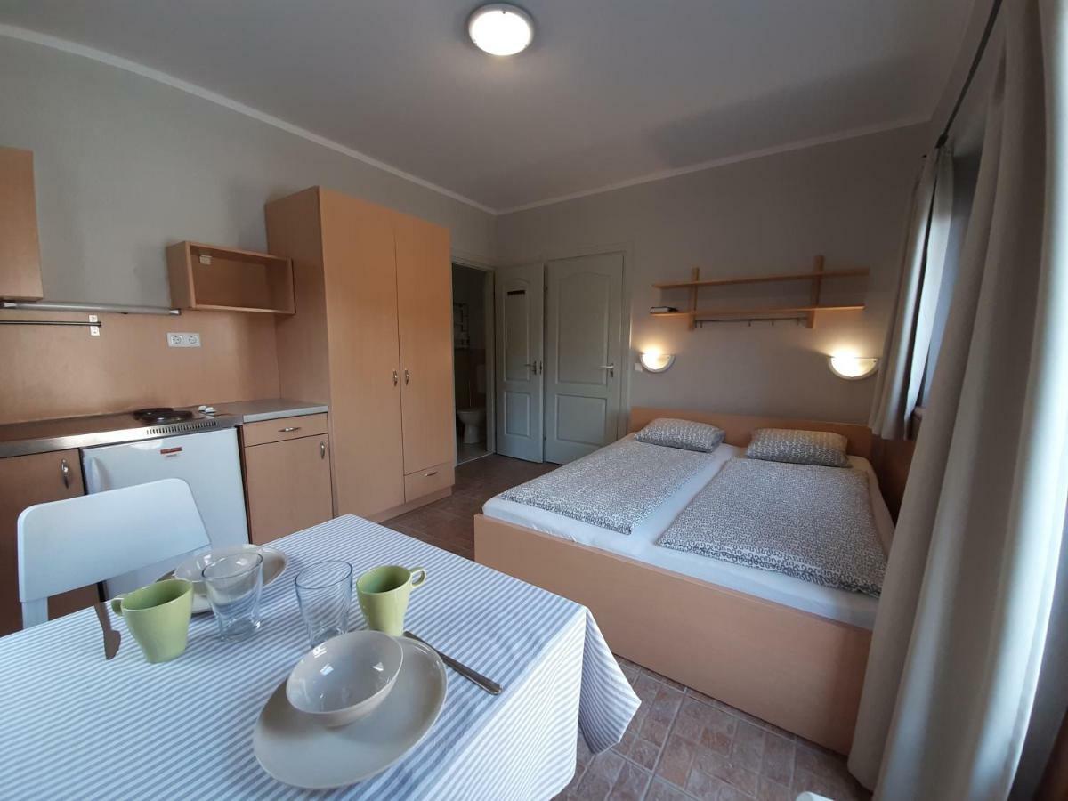 Familia Apartmanhaz 케츨리 외부 사진