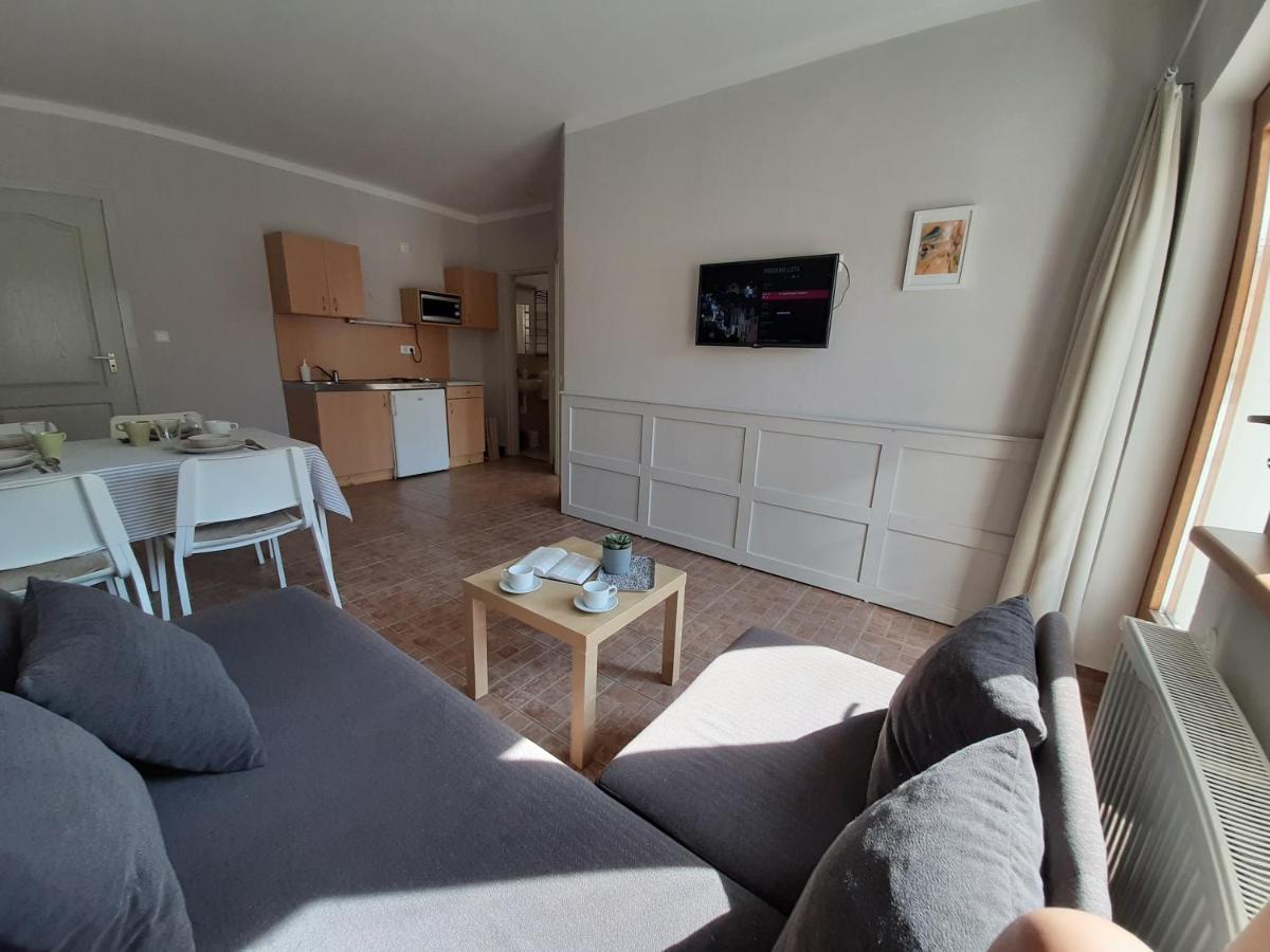 Familia Apartmanhaz 케츨리 외부 사진
