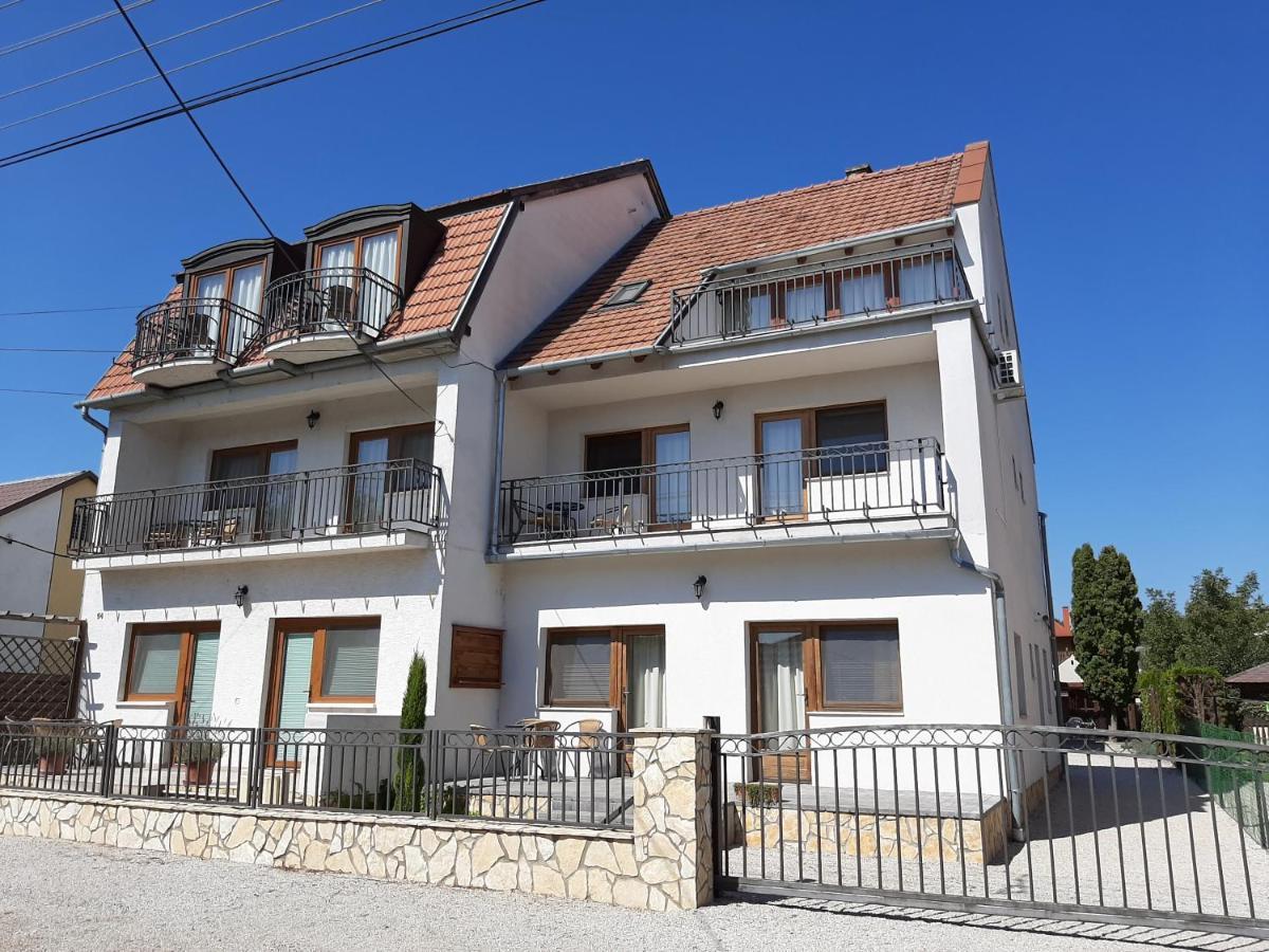 Familia Apartmanhaz 케츨리 외부 사진